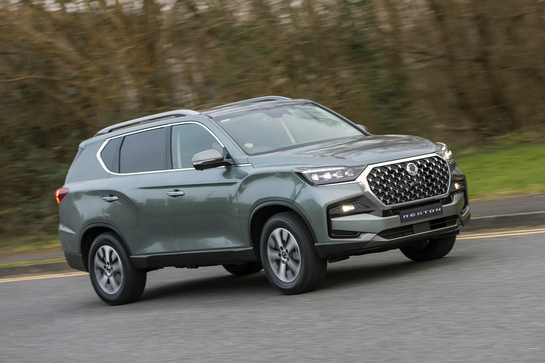 2021 Ssangyong Rexton front view | Expert Rating